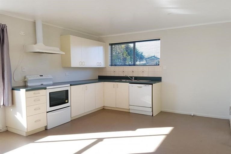 Photo of property in 4 Bolero Place, Parklands, Christchurch, 8083