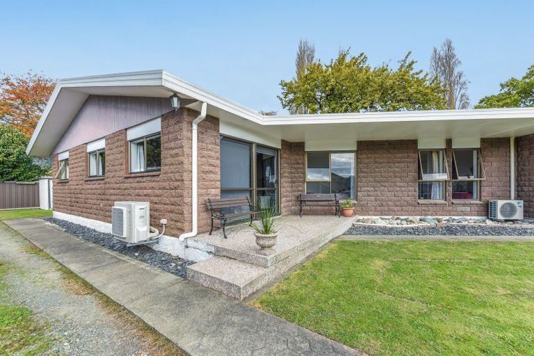Photo of property in 27 Browning Crescent, Stoke, Nelson, 7011