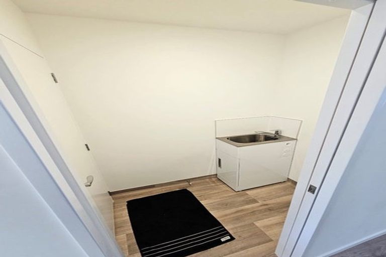 Photo of property in 5 Nga Pona Toru Road, Flat Bush, Auckland, 2019