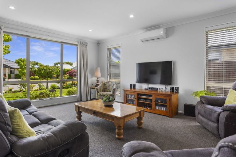 Photo of property in 28 Sequoia Way, Rangiora, 7400