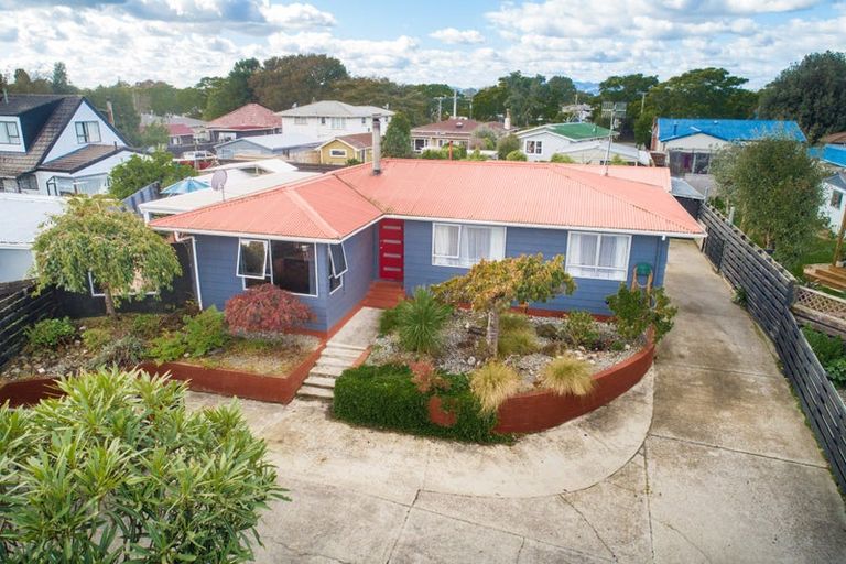 Photo of property in 2 Grant Place, Awapuni, Palmerston North, 4412