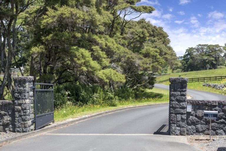 Photo of property in 701 Whitford Road, Whitford, Howick, 2571