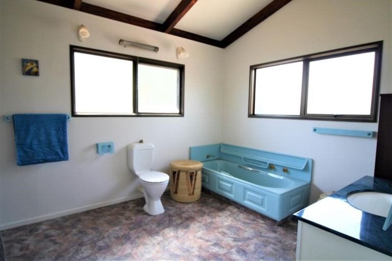 Photo of property in 49 Fishermans Bend, Whiritoa, Whangamata, 3691