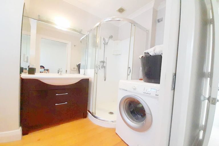 Photo of property in 4 Woodglen Road, Glen Eden, Auckland, 0602