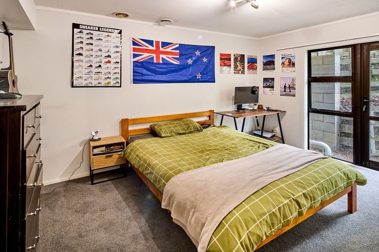 Photo of property in 12 Cullen Place, Tawa, Wellington, 5028