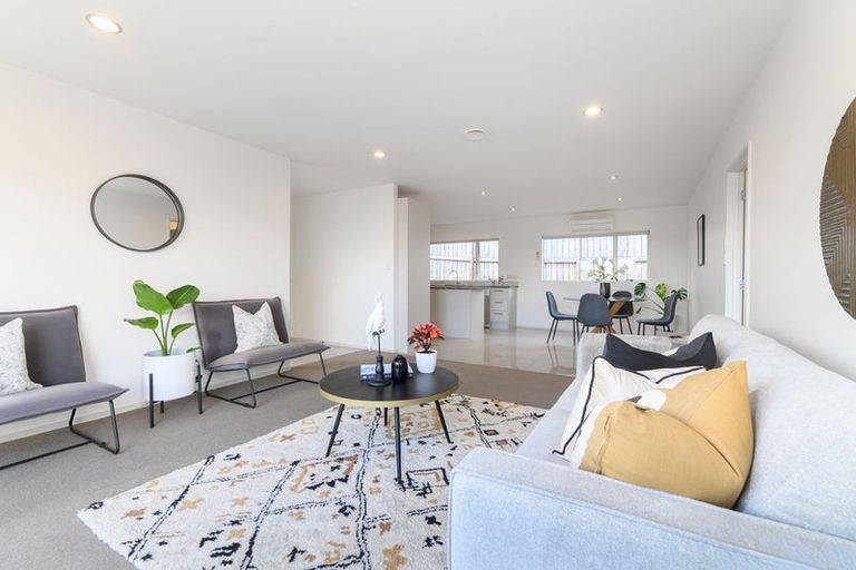 Photo of property in 79a Awaroa Road, Sunnyvale, Auckland, 0612