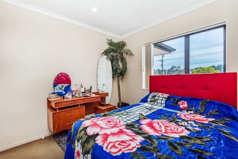 Photo of property in 235 Triangle Road, Massey, Auckland, 0614