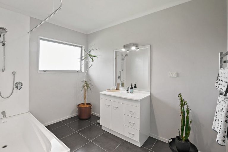 Photo of property in 142 Wairau Road, Kaitake, New Plymouth, 4374