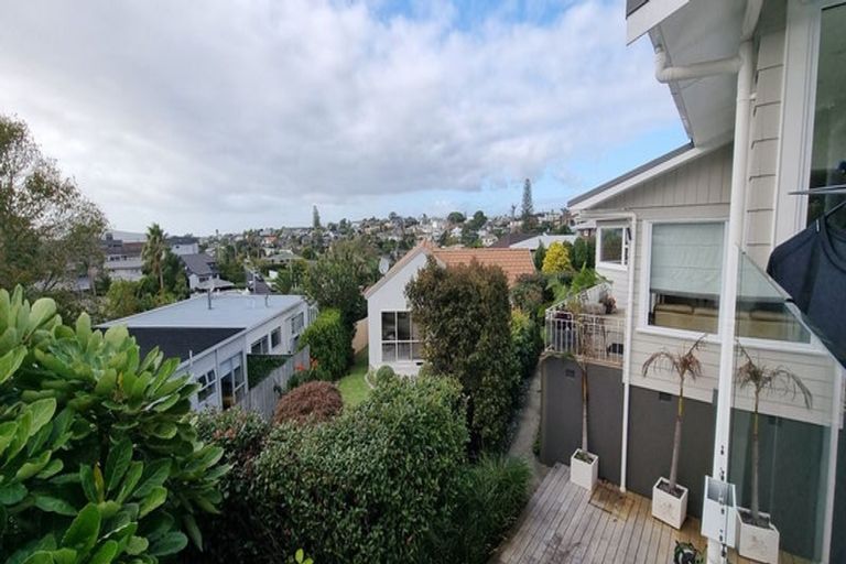 Photo of property in 2/17 Bevyn Street, Castor Bay, Auckland, 0620