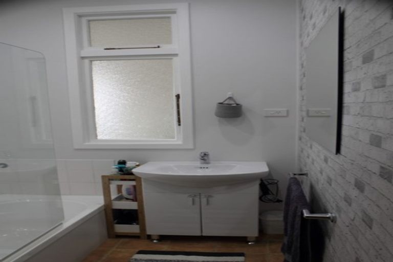 Photo of property in 39 Mary Street, Winton, 9720