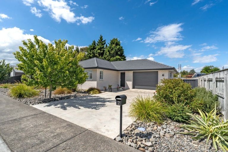 Photo of property in 2 Maple Grove, Solway, Masterton, 5810