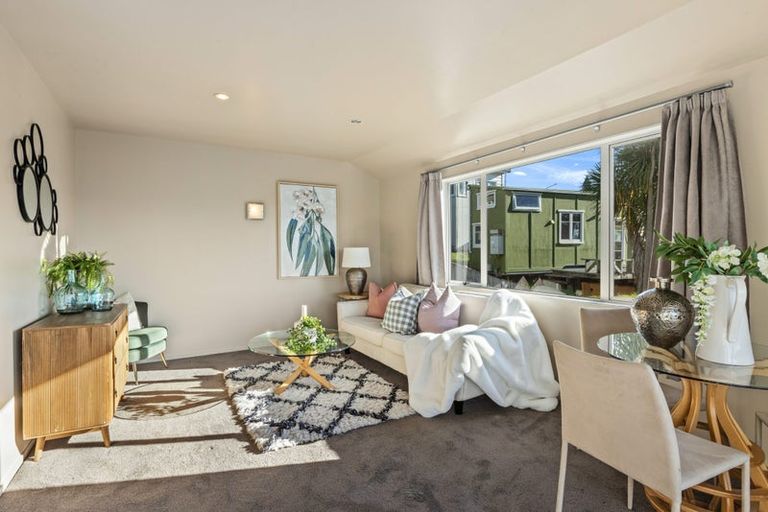 Photo of property in 49a Onewa Road, Northcote, Auckland, 0627