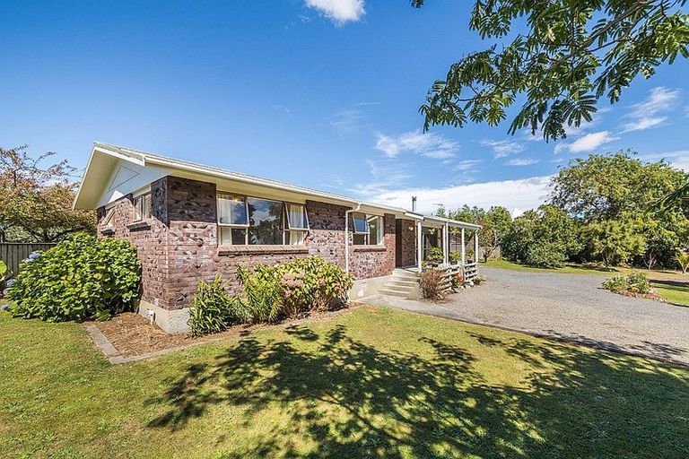 Photo of property in 6-8 East Road, Shannon, 4821