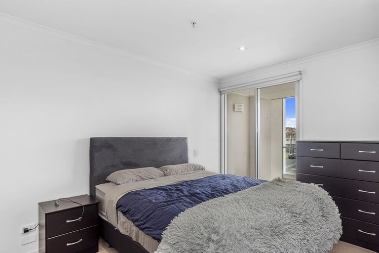 Photo of property in Algarve Apartments, 207/332 Maunganui Road, Mount Maunganui, 3116