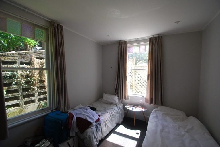 Photo of property in 1 Hadfield Terrace, Kelburn, Wellington, 6012