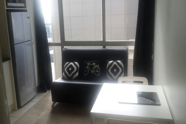 Photo of property in Harvard On Hobson Apartments, 8g/147 Hobson Street, Auckland Central, Auckland, 1010