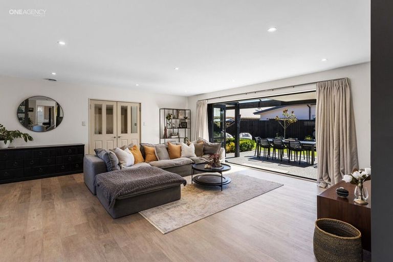 Photo of property in 8 Cunneen Place, Aidanfield, Christchurch, 8025