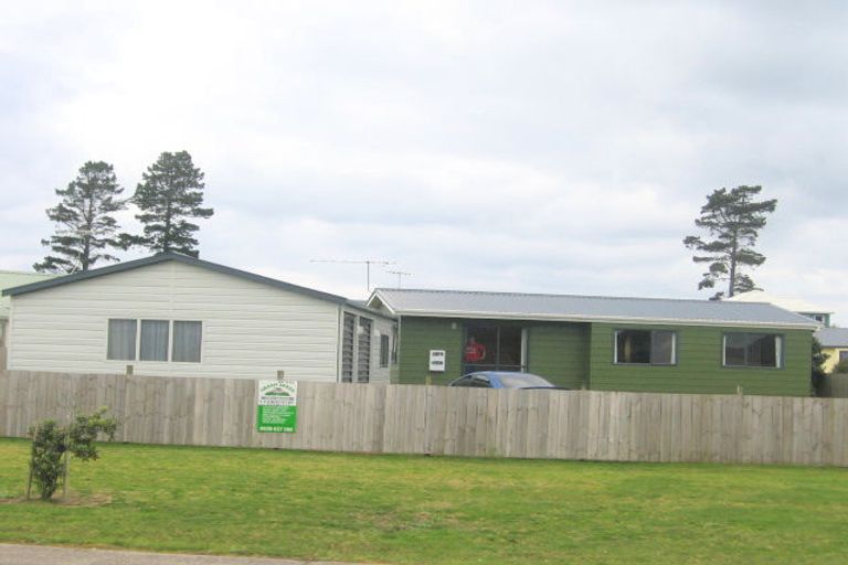 Photo of property in 526 Matarangi Drive, Matarangi, Whitianga, 3592