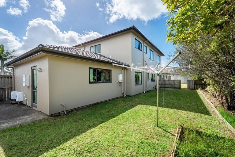 Photo of property in 23 Ballymore Drive, Pinehill, Auckland, 0632