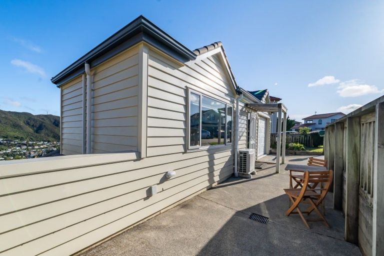 Photo of property in 42a Landsdowne Terrace, Karori, Wellington, 6012