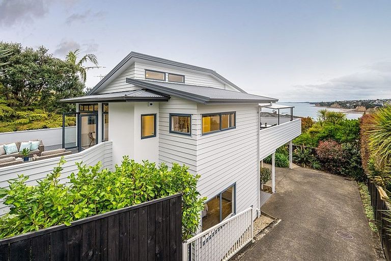 Photo of property in 21a Ridge Road, Waiake, Auckland, 0630