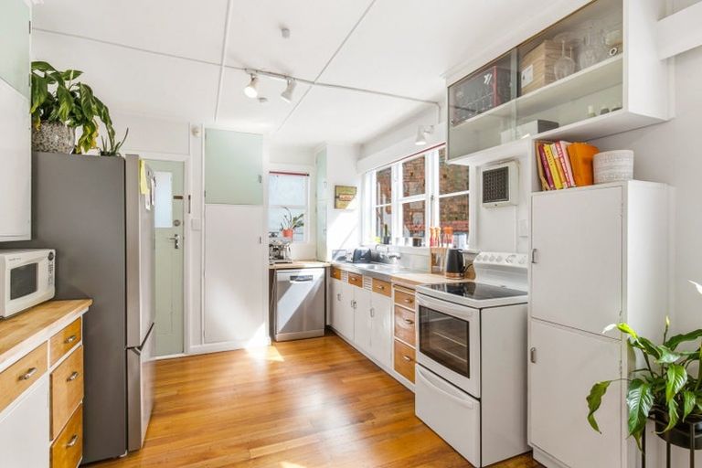 Photo of property in 29 View Road, Houghton Bay, Wellington, 6023