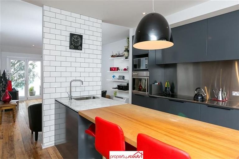 Photo of property in 29 Marine Parade, Macandrew Bay, Dunedin, 9014