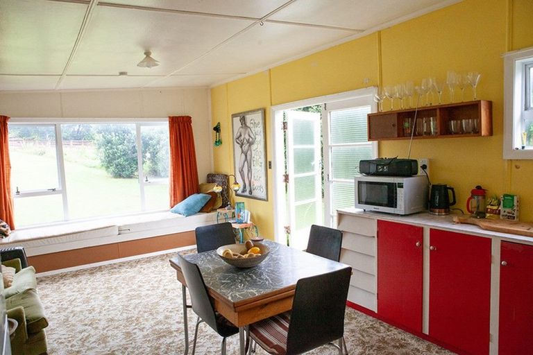 Photo of property in 23 Point Road, Mokau, 4376