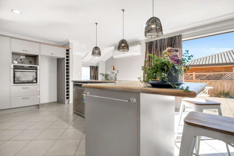 Photo of property in 100 Shakespeare Street, Leamington, Cambridge, 3432