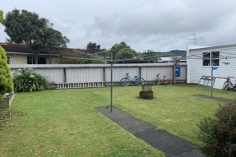 Photo of property in 63a Oregon Drive, Maoribank, Upper Hutt, 5018