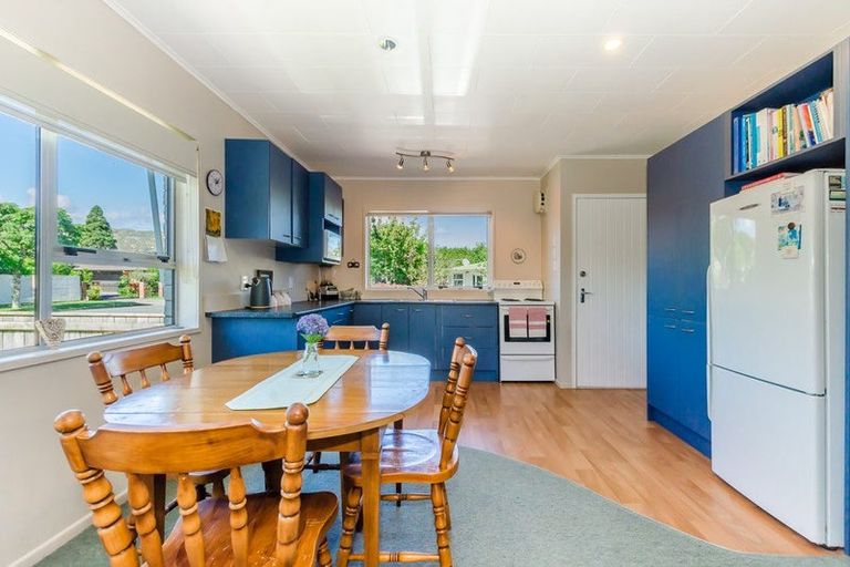 Photo of property in 7 Nimmo Avenue, Waikanae, 5036