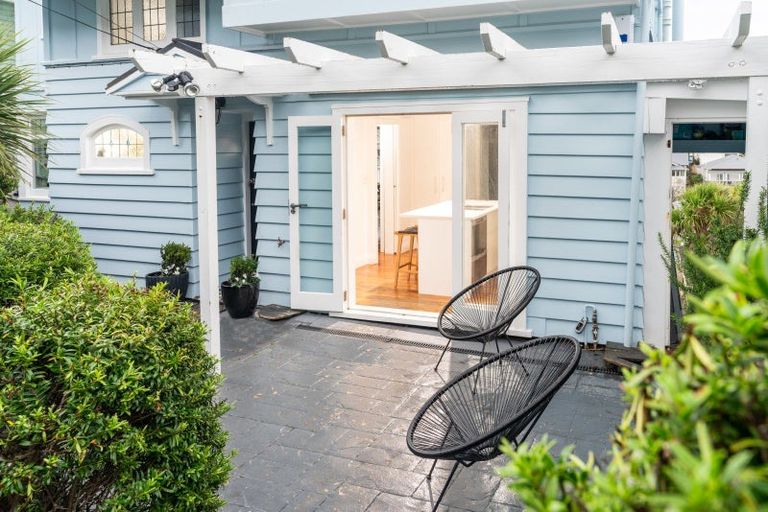 Photo of property in 73 Hataitai Road, Hataitai, Wellington, 6021