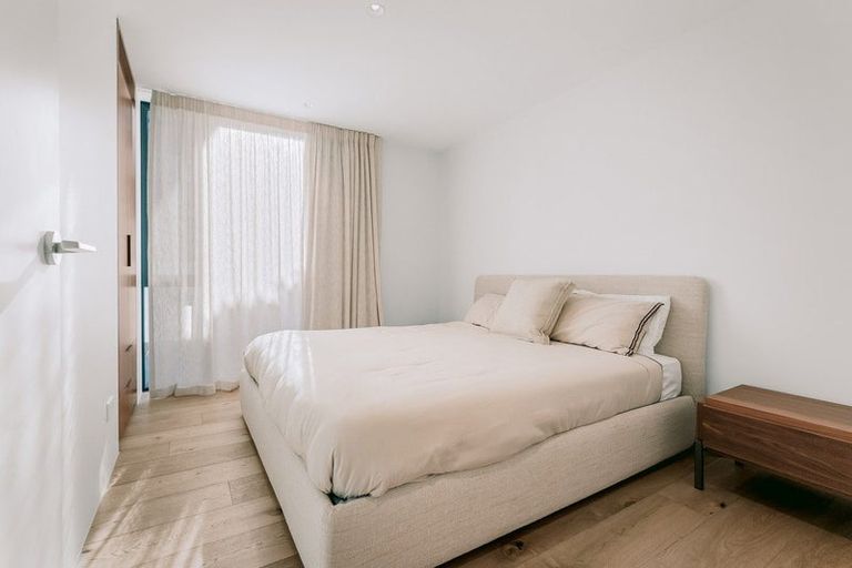 Photo of property in 124 Marine Parade, Mount Maunganui, 3116