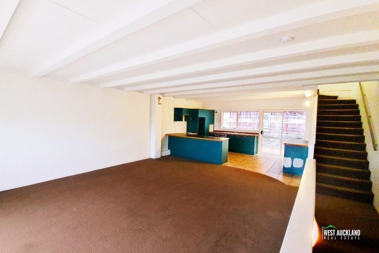 Photo of property in 8 Captain Scott Road, Glen Eden, Auckland, 0602