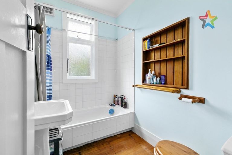 Photo of property in 85 Cambridge Terrace, Waterloo, Lower Hutt, 5011