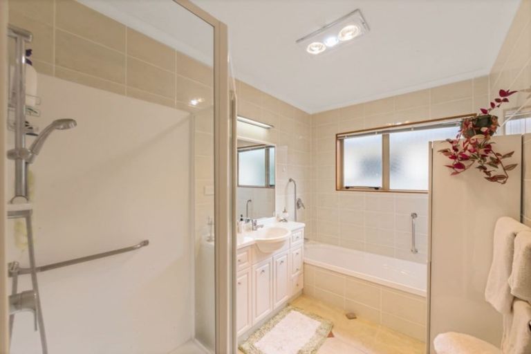 Photo of property in 47 Red Hibiscus Road, Stanmore Bay, Whangaparaoa, 0932