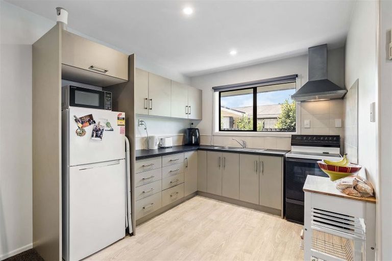 Photo of property in 1/320 Memorial Avenue, Burnside, Christchurch, 8053