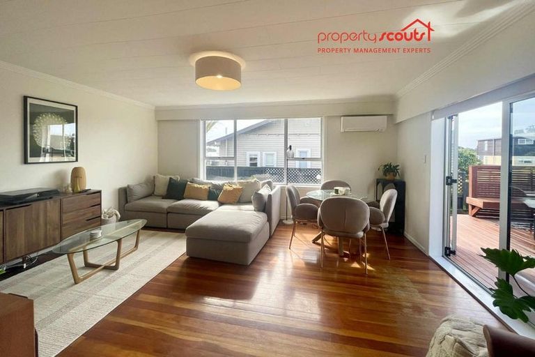 Photo of property in 16 Mangorei Road, Strandon, New Plymouth, 4312