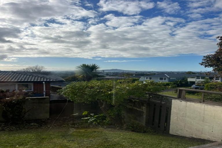 Photo of property in 6 Hume Drive, Hillcrest, Auckland, 0627