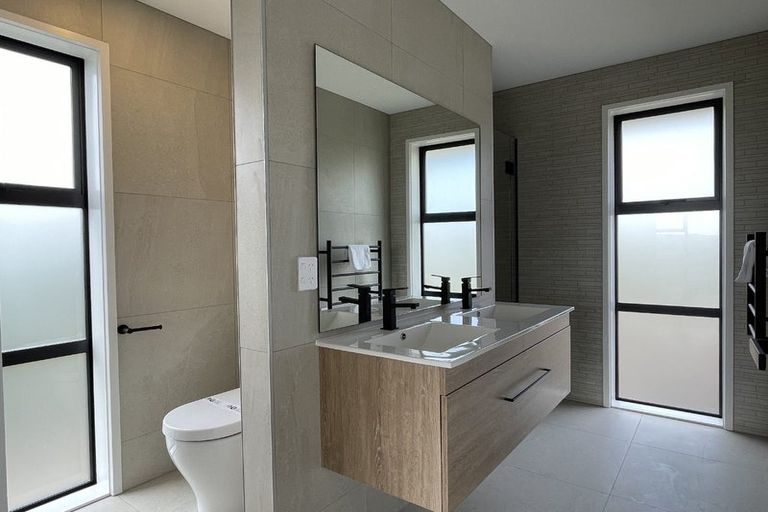 Photo of property in 13 Johnson Place, Stillwater, Silverdale, 0993