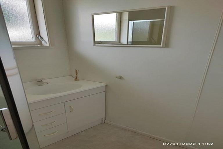 Photo of property in 45 Gossamer Drive, Pakuranga Heights, Auckland, 2010
