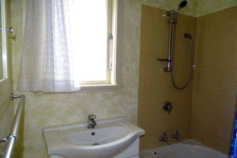 Photo of property in 52 Dipton Street, Kingswell, Invercargill, 9812