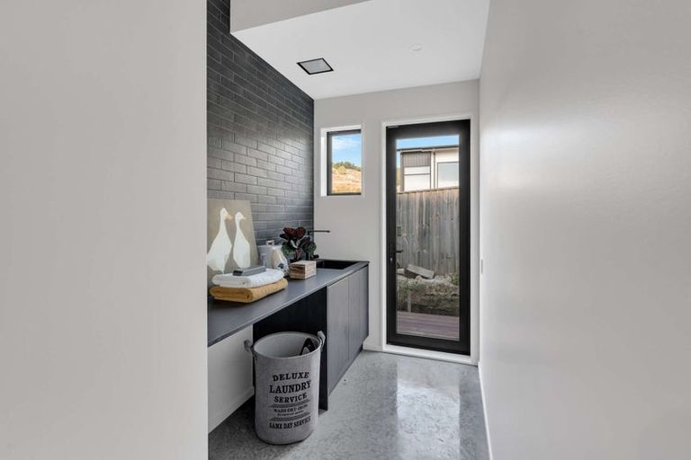 Photo of property in 13 Round Hill Rise, Cracroft, Christchurch, 8022