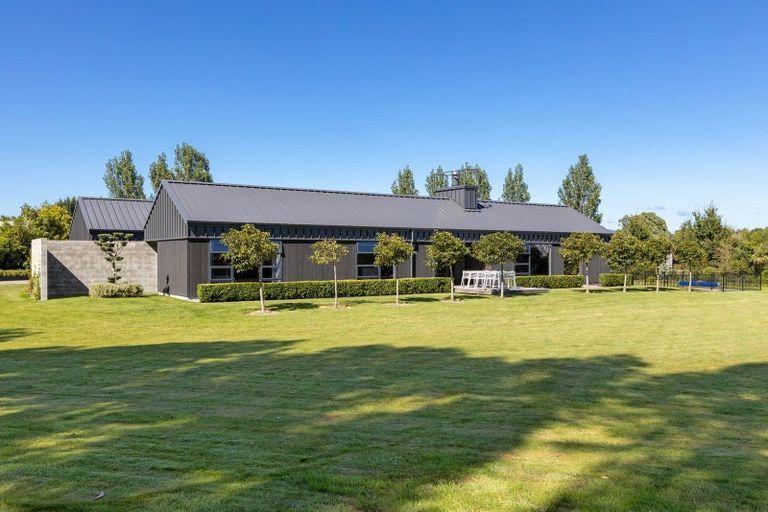 Photo of property in 102 Oxford Street, Martinborough, 5711