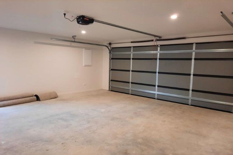 Photo of property in 32 Ellmers Street, Woodend, 7691