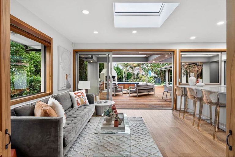 Photo of property in 18b Stratford Avenue, Milford, Auckland, 0620