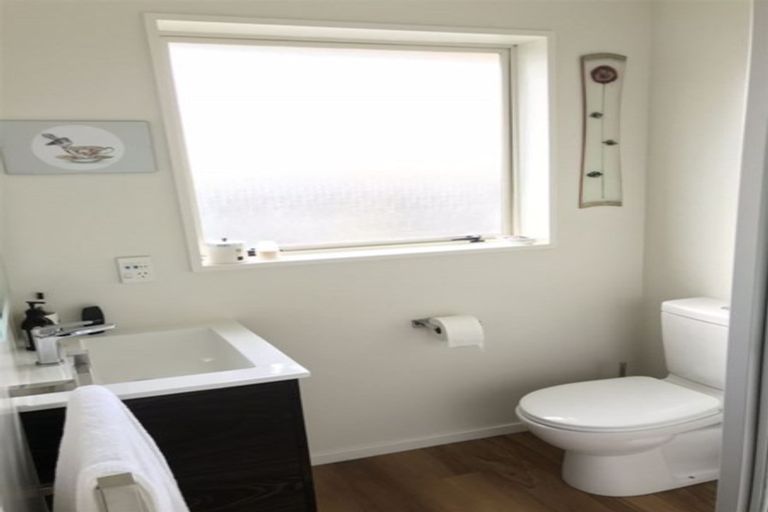 Photo of property in 22a Newnham Terrace, Upper Riccarton, Christchurch, 8041