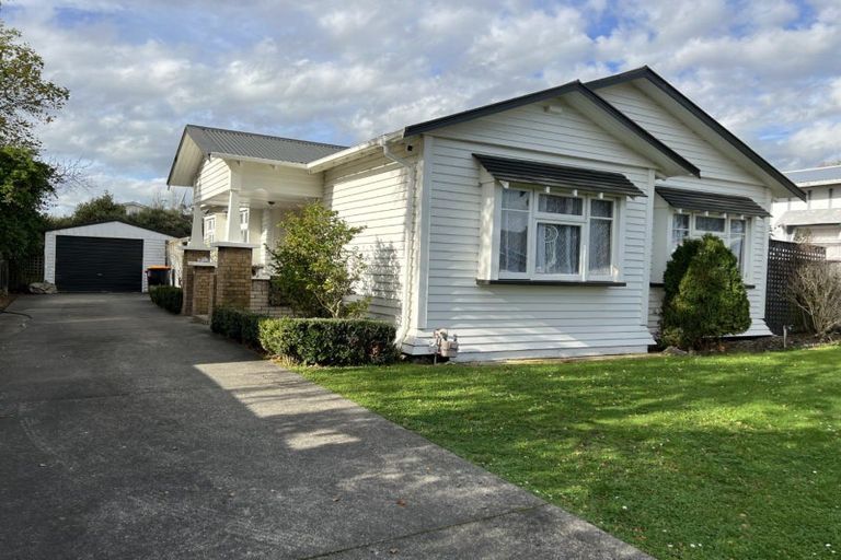 Photo of property in 43 Lyndhurst Street, Takaro, Palmerston North, 4412