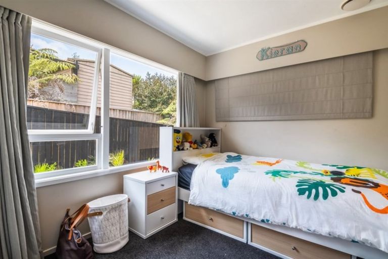 Photo of property in 98 Park Hill Road, Birkenhead, Auckland, 0626