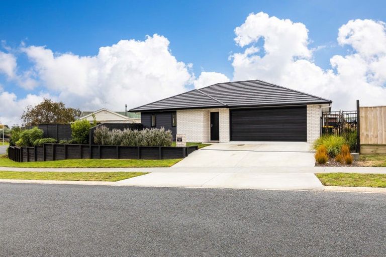 Photo of property in 26 Aratapu Street, Waitara, 4320